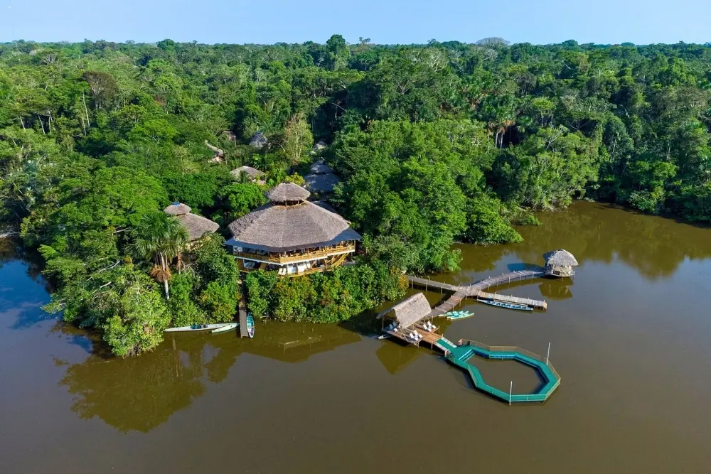 Selva Lodge -Front